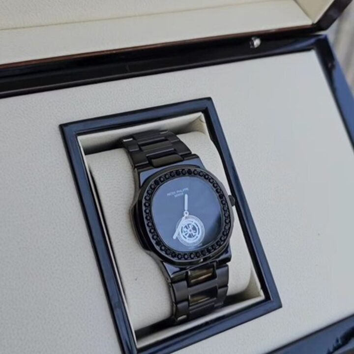 PatekPhillipeBlackDiamondStuddedWatch1080X1080_3.jpg